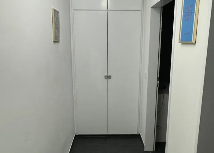 Single In Apartamento *