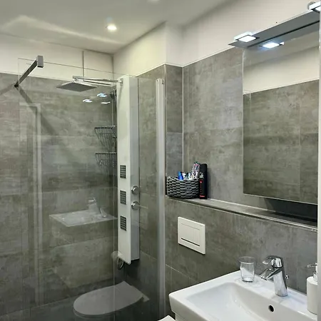 Apartament Single In *